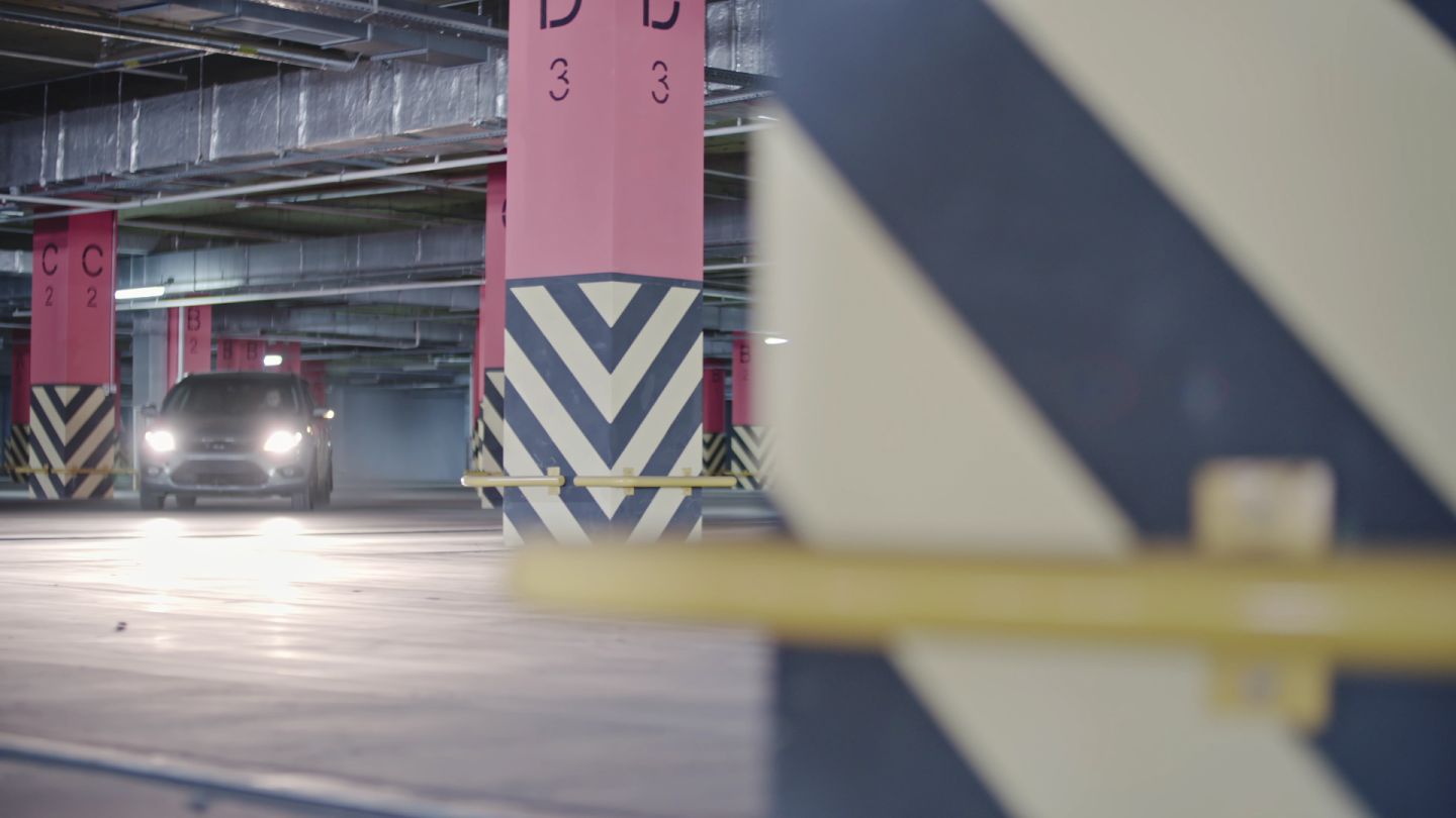 figure_photo: Wie werden Aufwendungen für einen Pkw-Stellplatz steuerlich berücksichtigt?