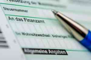 Formular und Kugelschreiber